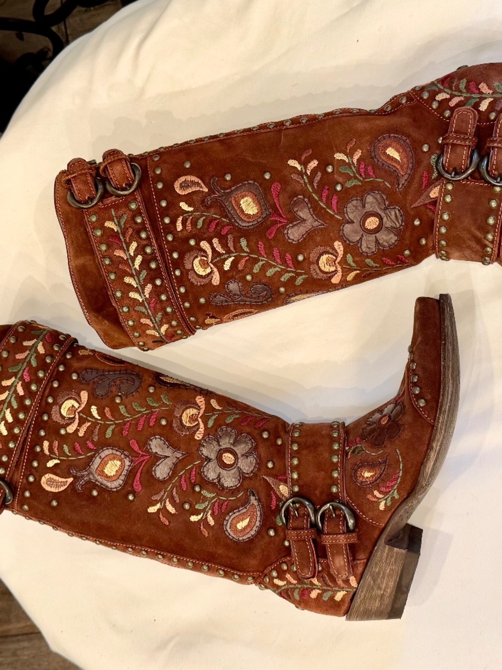 Double D Ranch -Travelers & Traders. RARE size 8 Brunette Bentley Suede